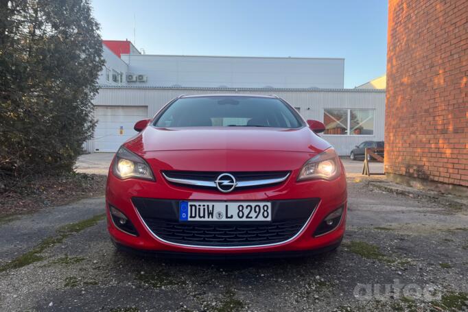 Opel Astra J Sports Tourer wagon