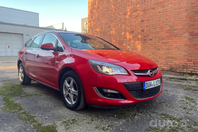 Opel Astra J Sports Tourer wagon