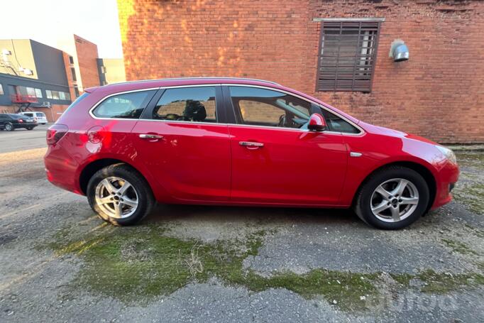 Opel Astra J Sports Tourer wagon