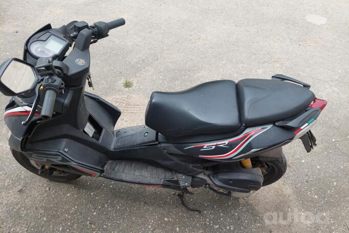 Aprilia SR
