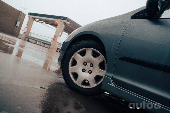Honda Civic 7 generation [restyling] Hatchback 5-doors