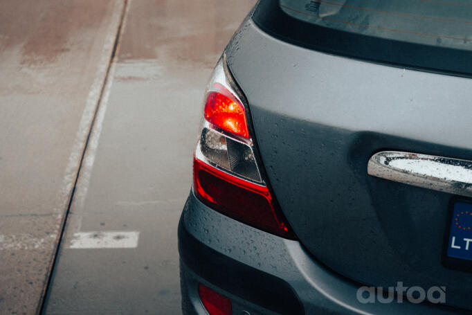 Honda Civic 7 generation [restyling] Hatchback 5-doors