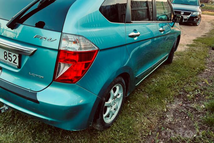 Honda FR-V 1 generation Minivan