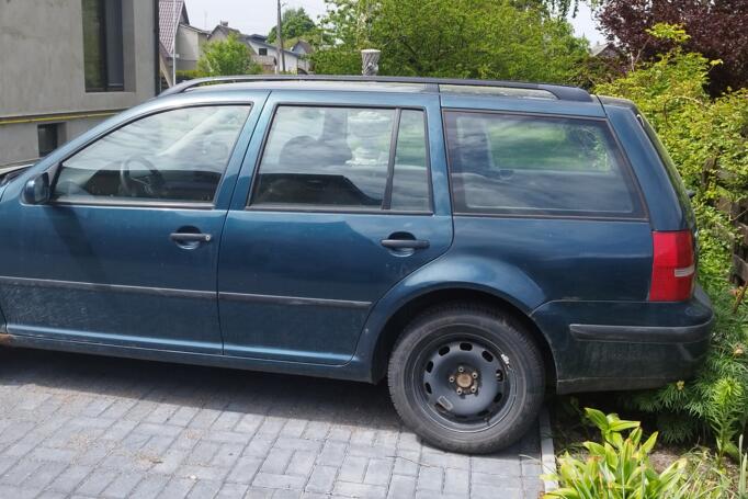 Volkswagen Golf 4 generation wagon