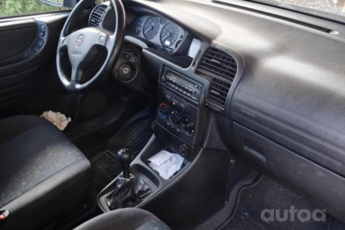 Opel Zafira A Minivan 5-doors