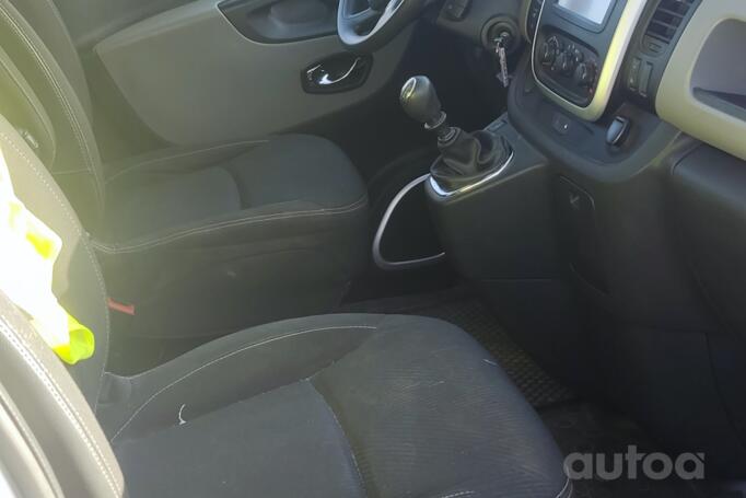 Renault Trafic 3 generation Minivan