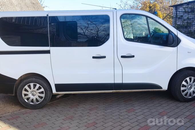 Renault Trafic 3 generation Minivan
