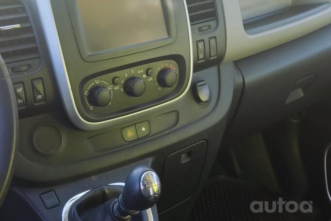Renault Trafic 3 generation Minivan