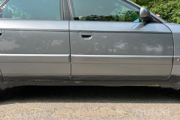 Audi A6 A4/C4 Sedan