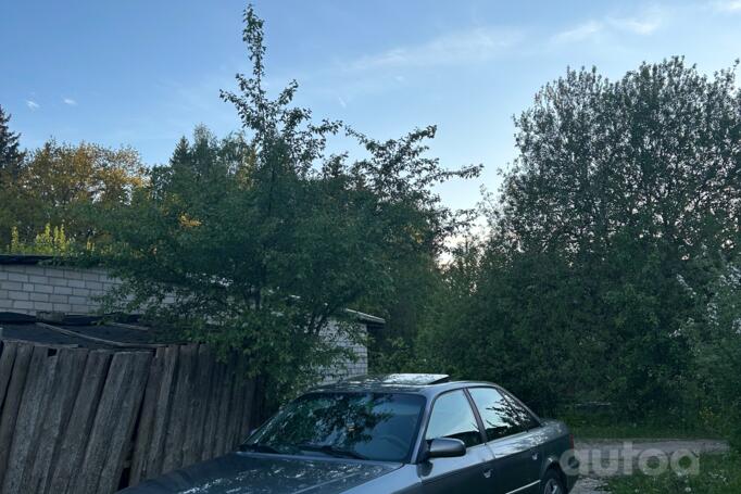 Audi A6 A4/C4 Sedan