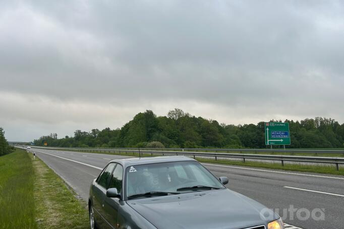 Audi A6 A4/C4 Sedan