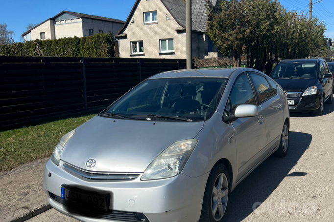 Toyota Prius 2 generation Hatchback