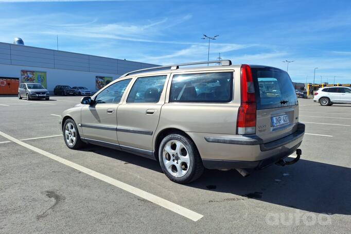 Volvo V70 2 generation wagon