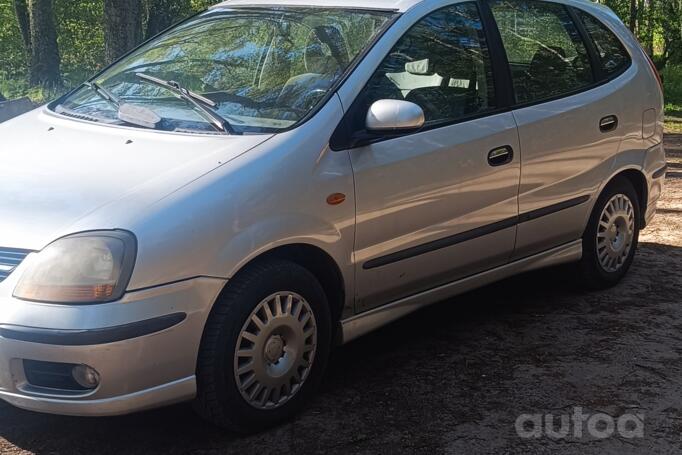 Nissan Almera Tino V10 Minivan