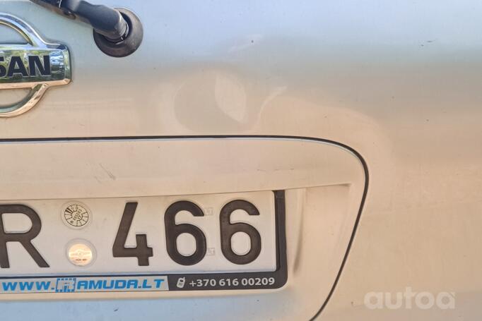 Nissan Almera Tino V10 Minivan