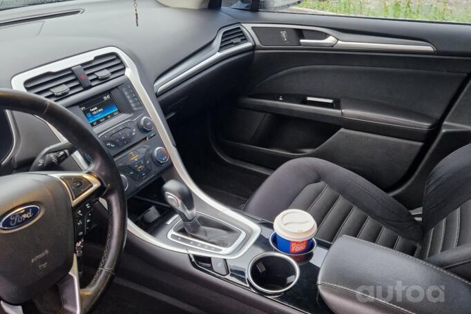 Ford Fusion (North America) 2 generation Sedan
