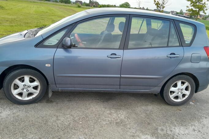 Toyota Corolla Verso 1 generation Minivan