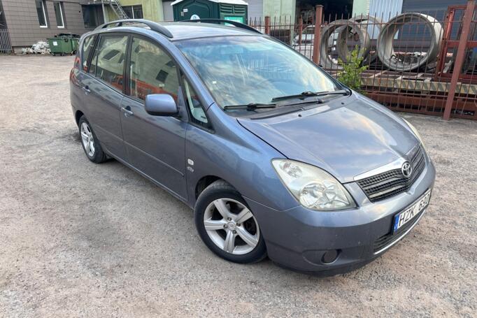 Toyota Corolla Verso 1 generation Minivan