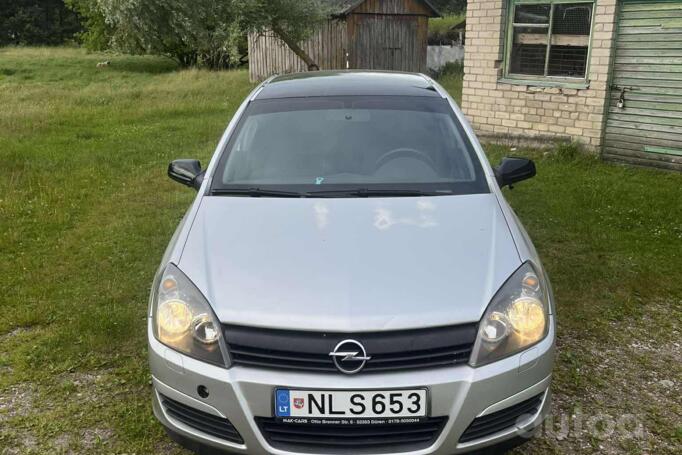 Opel Astra H Hatchback