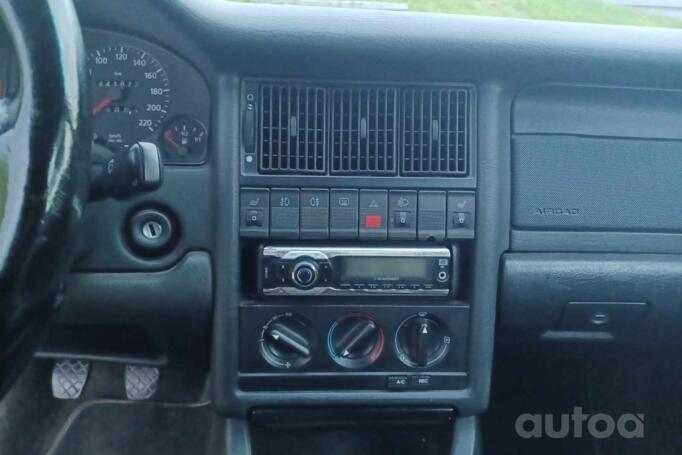 Audi 90 3 generation (B4)