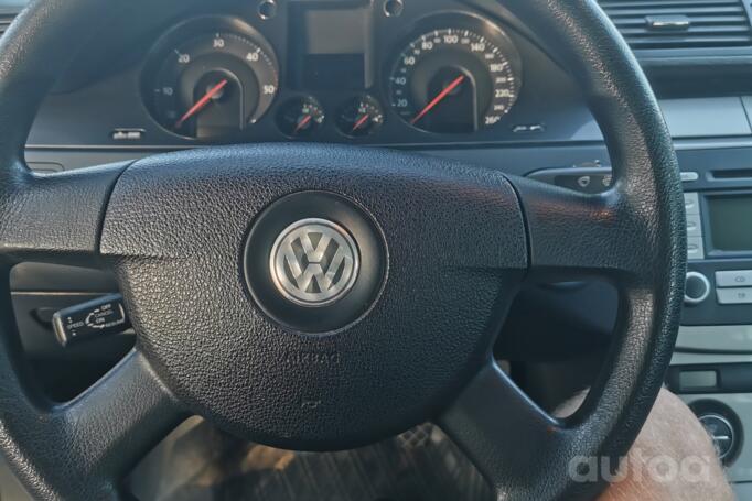 Volkswagen Passat B6 Sedan 4-doors