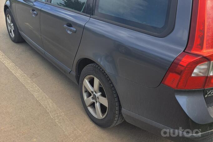 Volvo V70 3 generation wagon
