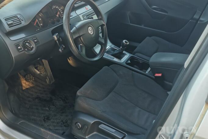 Volkswagen Passat B6 Sedan 4-doors