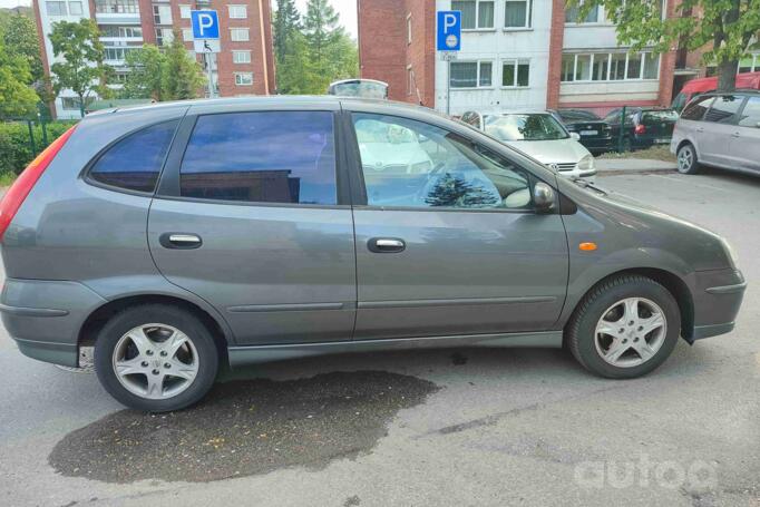 Nissan Almera Tino