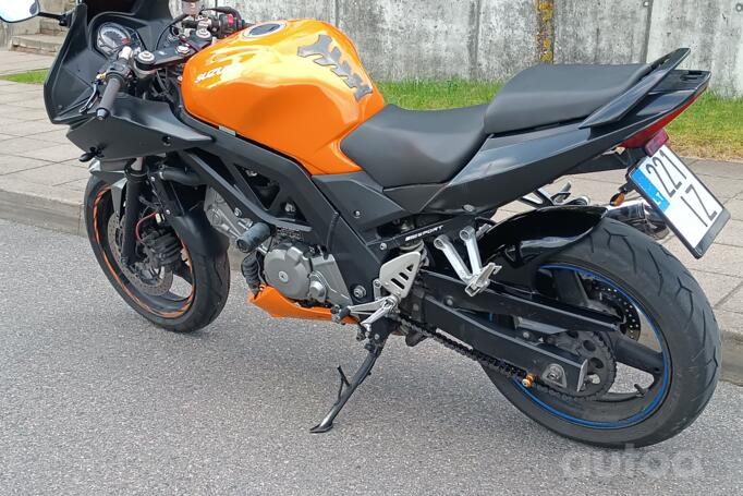Suzuki SV