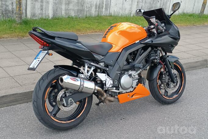 Suzuki SV