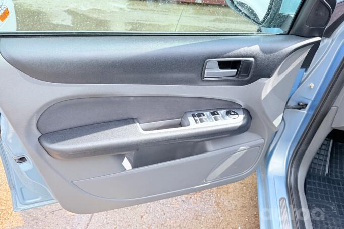 Ford Focus 2 generation Hatchback 5-doors