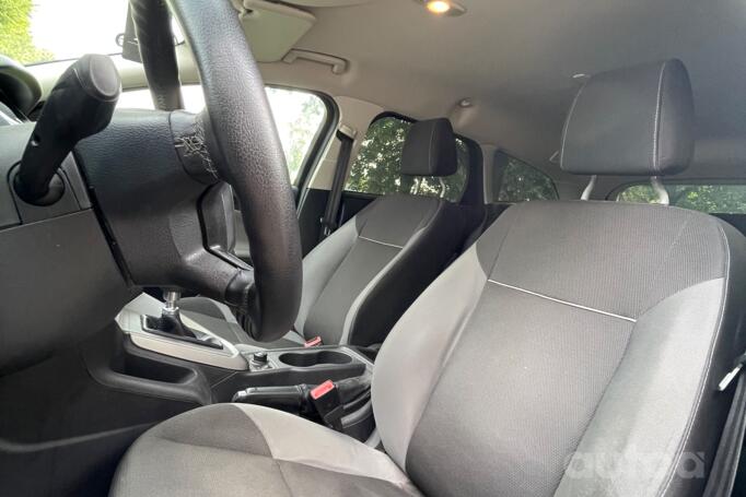 Ford Focus 3 generation wagon 5-doors