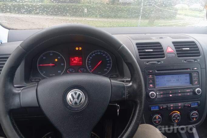 Volkswagen Golf 5 generation Hatchback 5-doors