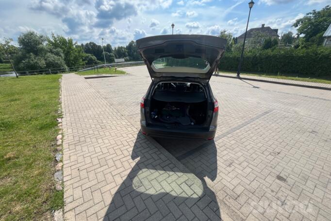 Ford Focus 3 generation wagon 5-doors