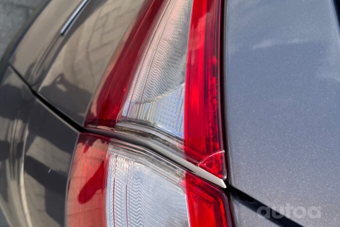 Ford Focus 3 generation wagon 5-doors