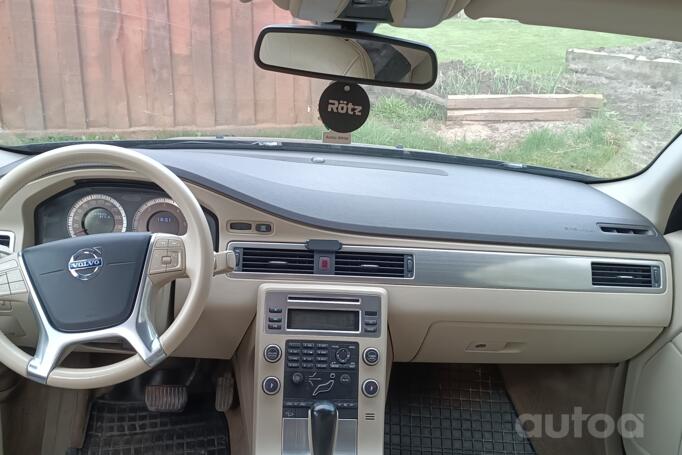 Volvo XC70 3 generation wagon