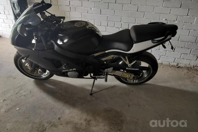 Kawasaki ZX-6R 599cm³ Benzyna, 1999m | autoa.com.pl