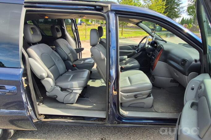 Chrysler Voyager 4 generation [restyling] Minivan Grand