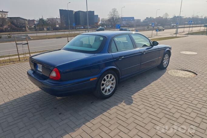 Jaguar XJ 3 generation (X350/X358)