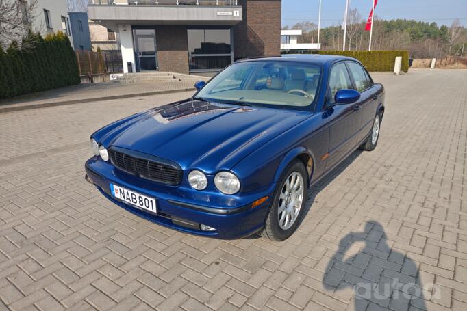 Jaguar XJ 3 generation (X350/X358)