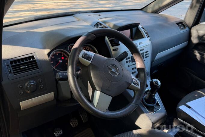 Opel Zafira B Minivan 5-doors