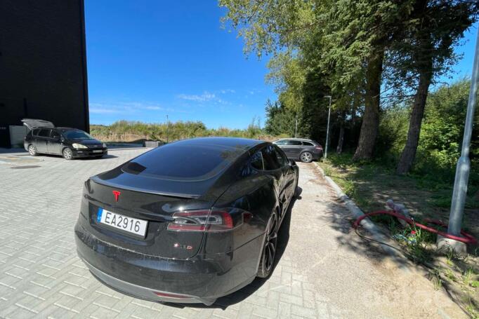 Tesla Model S 1 generation Liftback