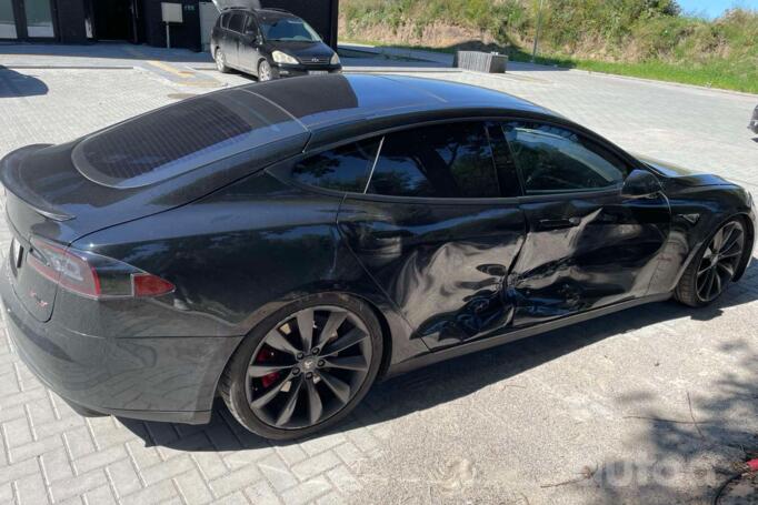 Tesla Model S 1 generation Liftback