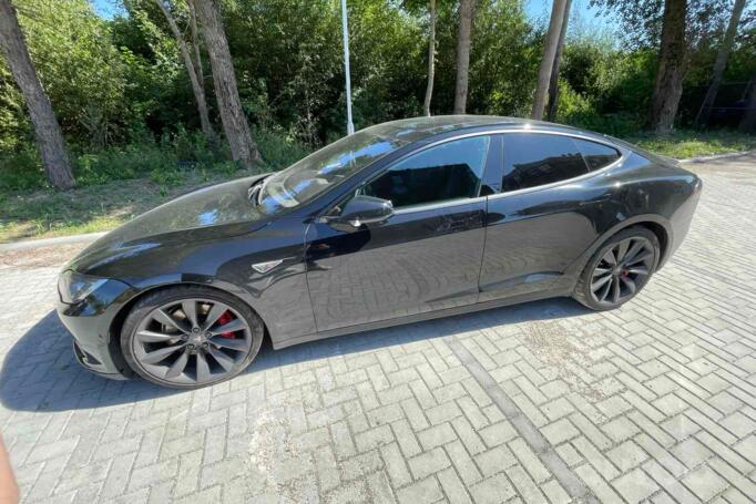 Tesla Model S 1 generation Liftback