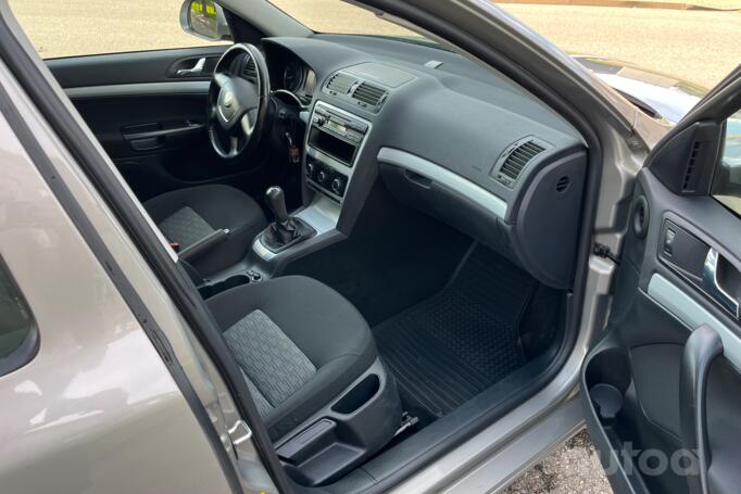 Skoda Octavia 2 generation [restyling] Combi wagon 5-doors