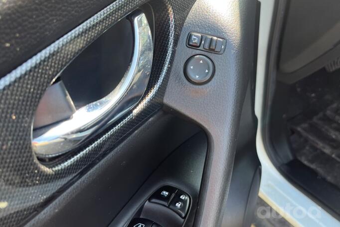 Nissan X-Trail T32 Crossover