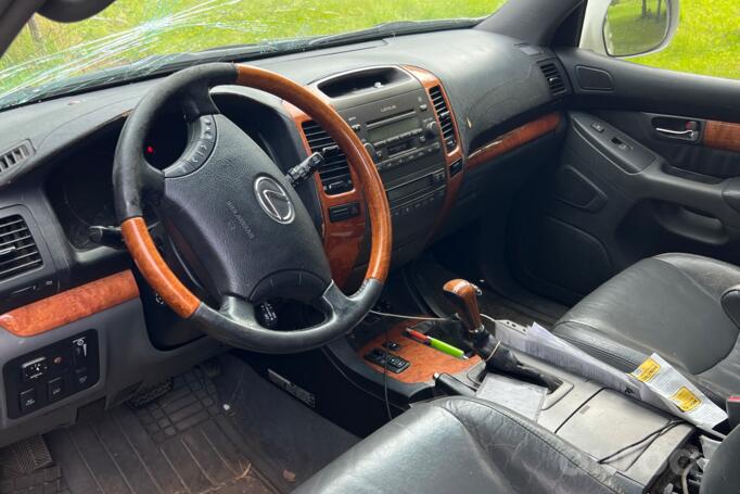 Lexus GX 1 generation SUV