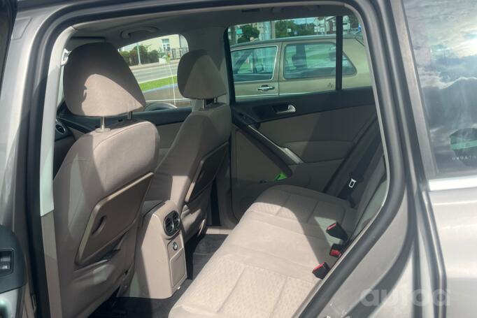 Volkswagen Tiguan 1 generation Crossover