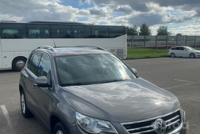 Volkswagen Tiguan 1 generation Crossover