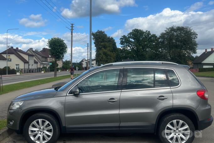 Volkswagen Tiguan 1 generation Crossover